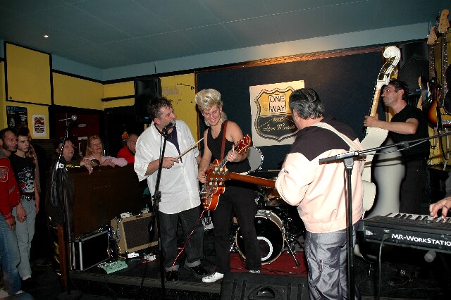 min 2006 11 17 one way 177
